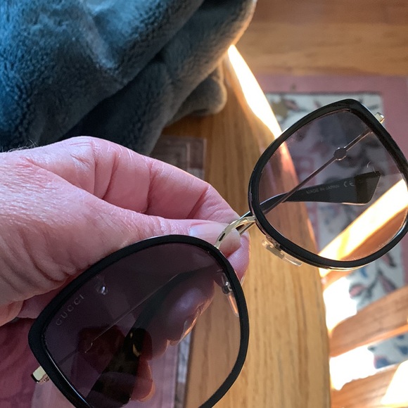 Gucci sunglasses in great shape - Picture 9 of 9